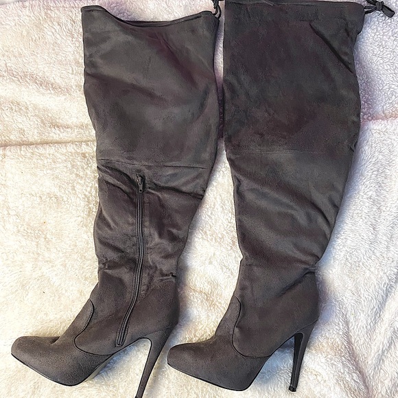 Shoes - Grey Thigh-High Heeled Boots w/ Drawstring 💕 Size 9.5 NWOT